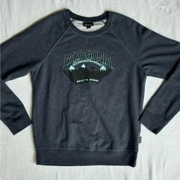 Patagonia Tops - Patagonia Sweatshirt Women’s S Camping Outdoors Mountains Hiking Worn Wear